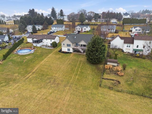 70 PISTON CT, Stewartstown, PA 17363