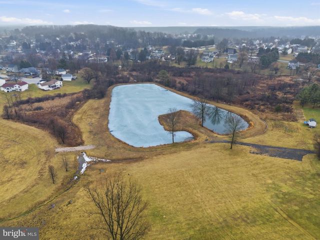 70 PISTON CT, Stewartstown, PA 17363