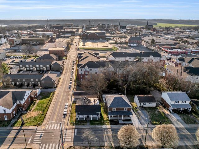 128 S 7th St, Clarksville, TN 37040