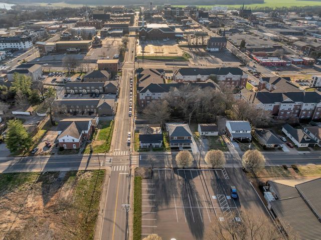 128 S 7th St, Clarksville, TN 37040