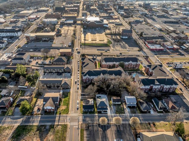128 S 7th St, Clarksville, TN 37040