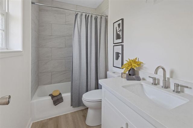 4725 E Quail Hollow Drive, Lake Charles, LA 70605