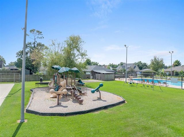 4725 E Quail Hollow Drive, Lake Charles, LA 70605