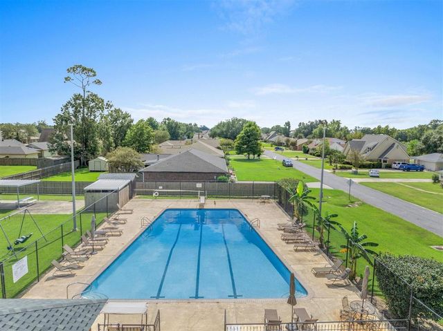 4725 E Quail Hollow Drive, Lake Charles, LA 70605