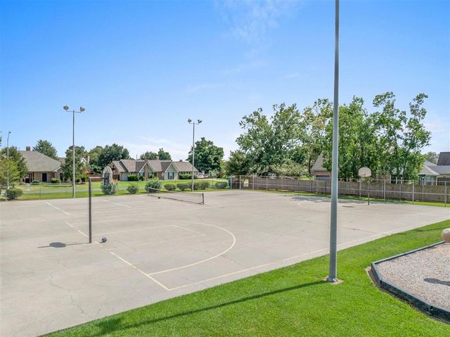 4725 E Quail Hollow Drive, Lake Charles, LA 70605