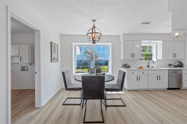 4725 E Quail Hollow Drive, Lake Charles, LA 70605