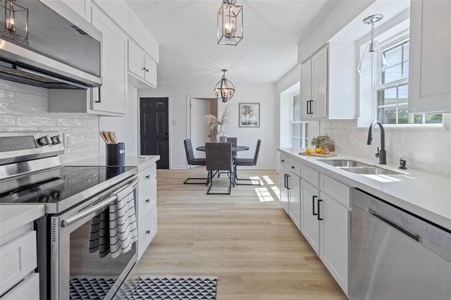 4725 E Quail Hollow Drive, Lake Charles, LA 70605