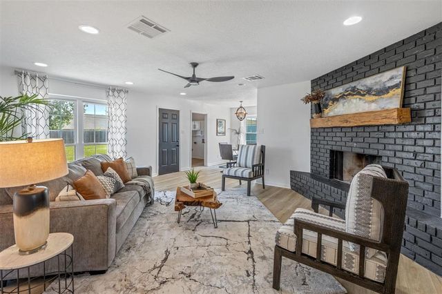 4725 E Quail Hollow Drive, Lake Charles, LA 70605