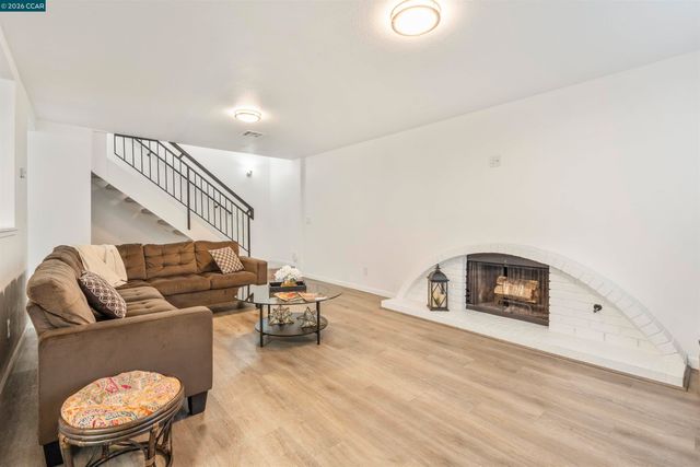 2593 El Portal Dr. C, San Pablo, CA 94806