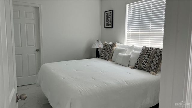 318 Sun Dial Circle, Port Isabel, TX 78578