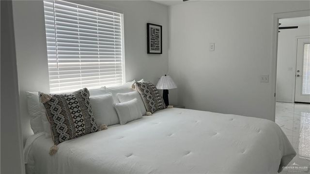 318 Sun Dial Circle, Port Isabel, TX 78578