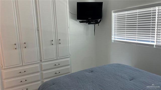 318 Sun Dial Circle, Port Isabel, TX 78578