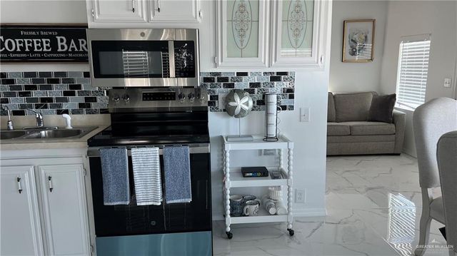 318 Sun Dial Circle, Port Isabel, TX 78578