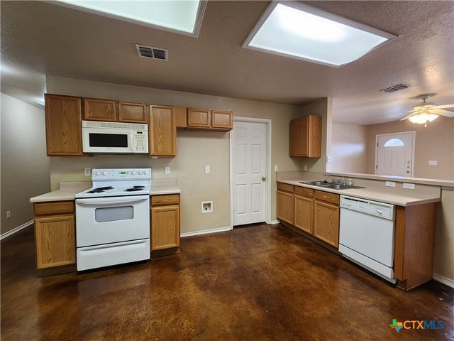 1013 Misty Acres Drive, New Braunfels, TX 78130