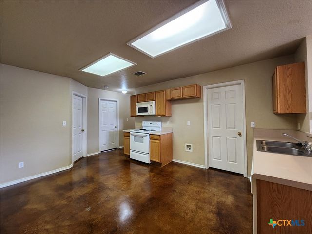 1013 Misty Acres Drive, New Braunfels, TX 78130