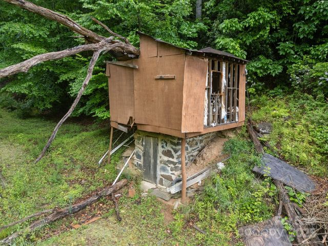 160 Colehearth Hollow Road, Bakersville, NC 28705