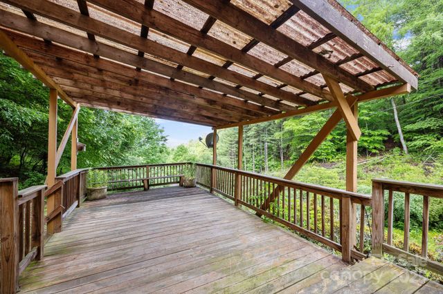 160 Colehearth Hollow Road, Bakersville, NC 28705