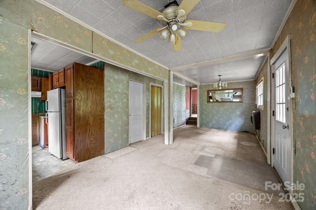 160 Colehearth Hollow Road, Bakersville, NC 28705