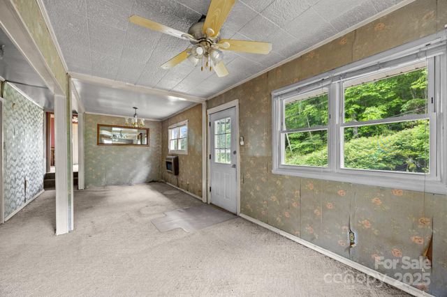 160 Colehearth Hollow Road, Bakersville, NC 28705