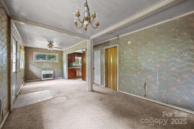 160 Colehearth Hollow Road, Bakersville, NC 28705
