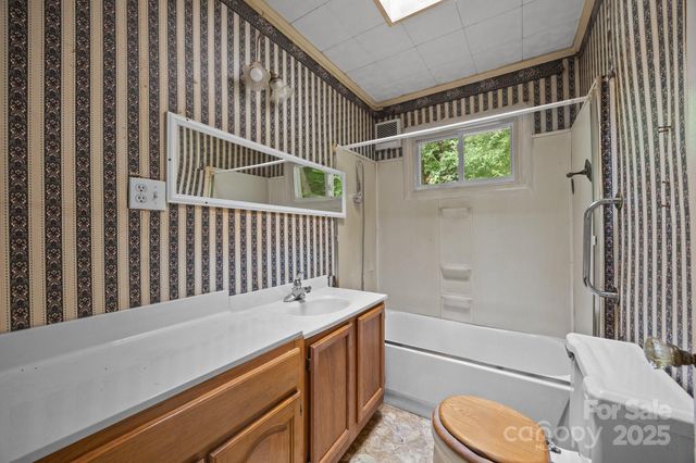 160 Colehearth Hollow Road, Bakersville, NC 28705