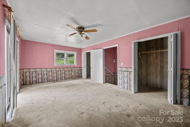 160 Colehearth Hollow Road, Bakersville, NC 28705