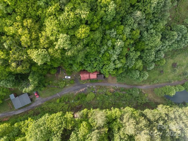 160 Colehearth Hollow Road, Bakersville, NC 28705