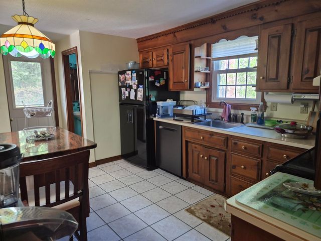 20 Shelburne Road, Nashua, NH 03063