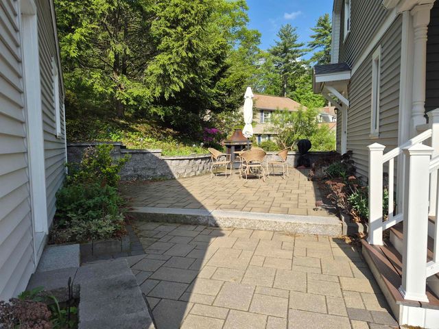 20 Shelburne Road, Nashua, NH 03063