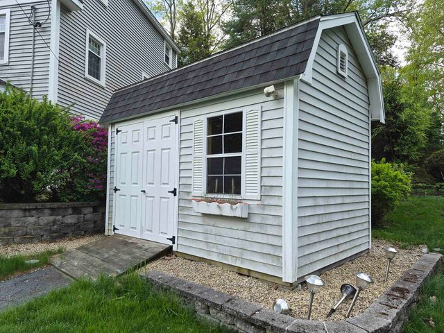 20 Shelburne Road, Nashua, NH 03063