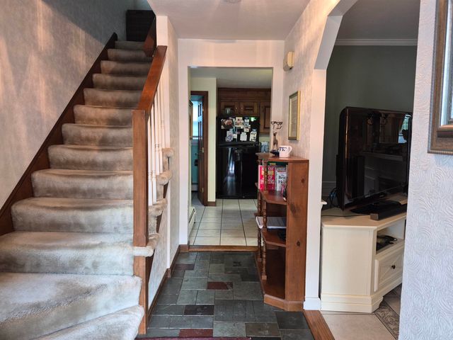 20 Shelburne Road, Nashua, NH 03063