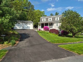 20 Shelburne Road, Nashua, NH 03063