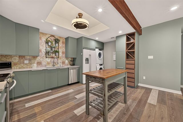 5220 Weslayan Street 107, Houston, TX 77005