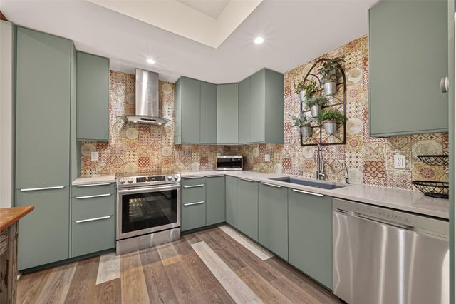 5220 Weslayan Street 107, Houston, TX 77005