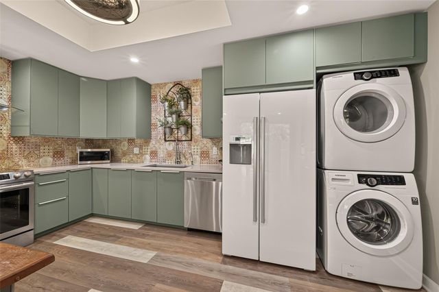 5220 Weslayan Street 107, Houston, TX 77005