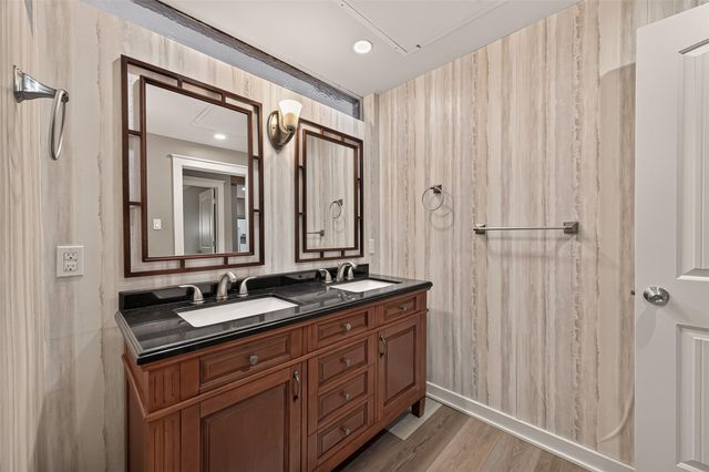 5220 Weslayan Street 107, Houston, TX 77005