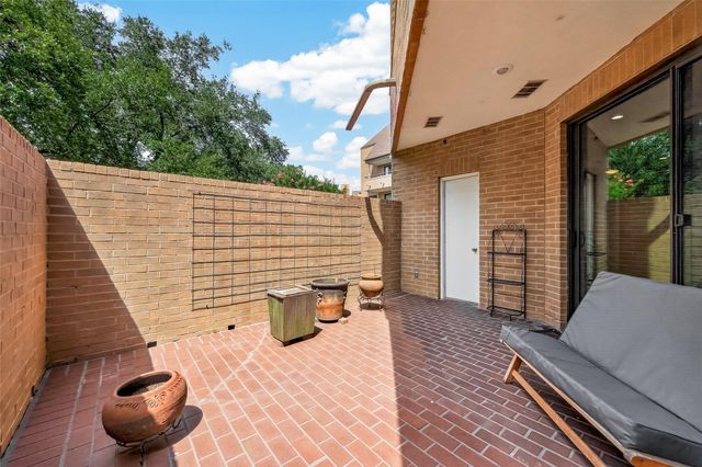 5220 Weslayan Street 107, Houston, TX 77005