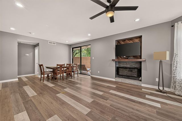 5220 Weslayan Street 107, Houston, TX 77005
