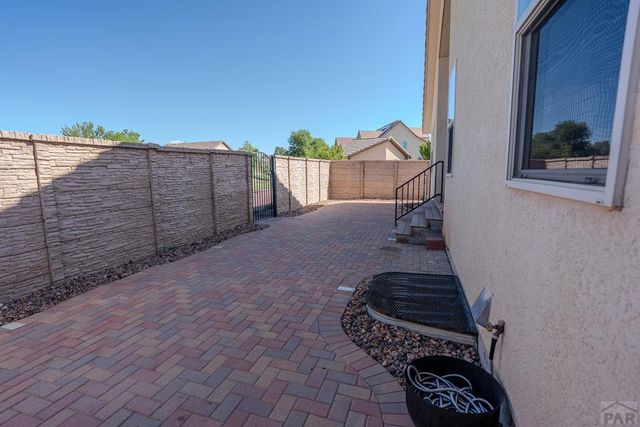 5601 Mark Twain Ln, Pueblo, CO 81008