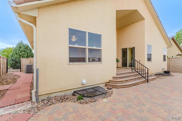 5601 Mark Twain Ln, Pueblo, CO 81008