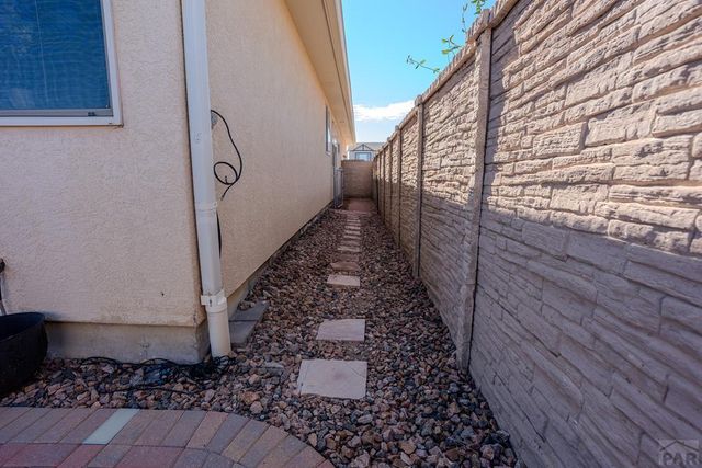 5601 Mark Twain Ln, Pueblo, CO 81008