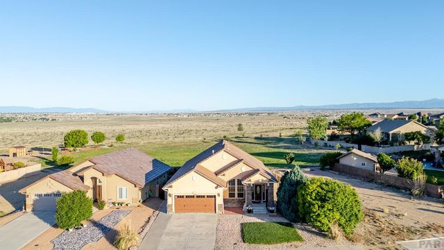 5601 Mark Twain Ln, Pueblo, CO 81008