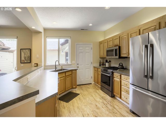 1729 Ne 65TH Ave, Hillsboro, OR 97124