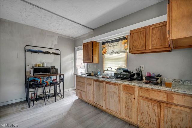 3403 W 98th Street, Cleveland, OH 44102