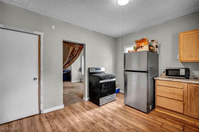 3403 W 98th Street, Cleveland, OH 44102