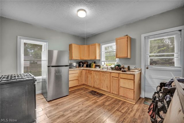 3403 W 98th Street, Cleveland, OH 44102