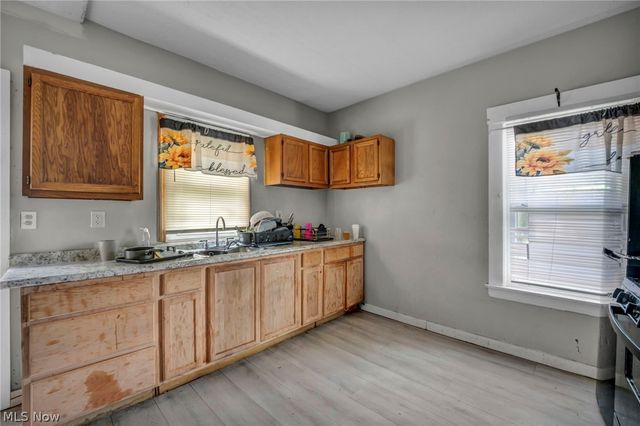 3403 W 98th Street, Cleveland, OH 44102