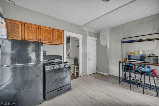 3403 W 98th Street, Cleveland, OH 44102