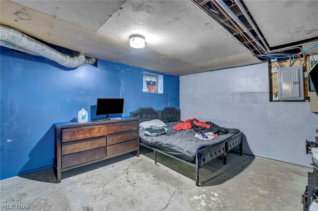 3403 W 98th Street, Cleveland, OH 44102
