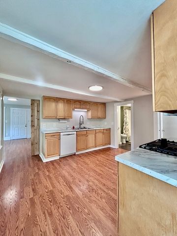 10 Franklin St 1, Medway, MA 02053